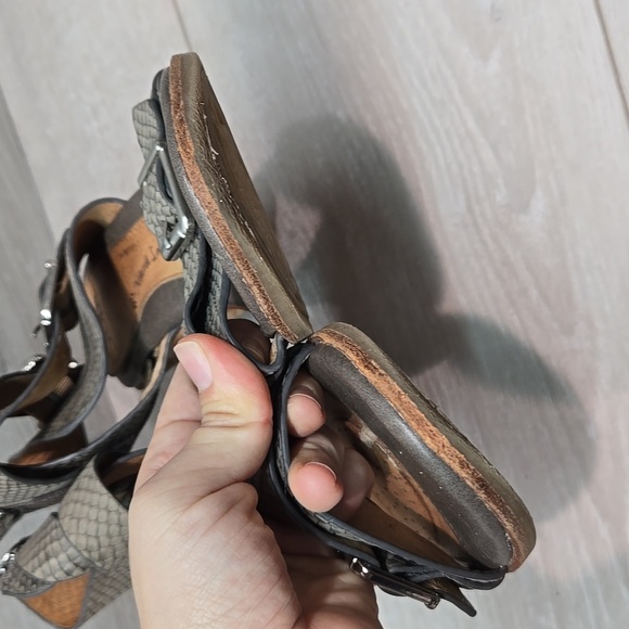 Sofft Women Manryn Snae Grey Leather Heels with Chunky Wooden Heel Sz 10M - Picture 6 of 11